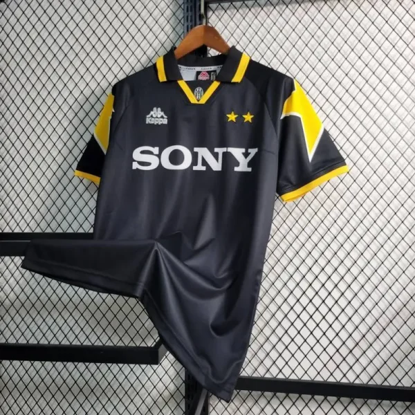 Juventus 1996/97 Away Retro Jersey